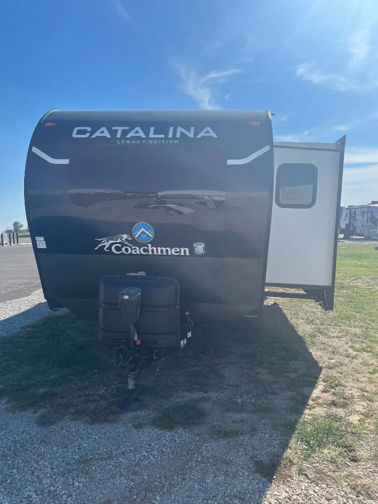2024 Coachmen Catalina Legacy Edition 333FKTS, Photos photo 3