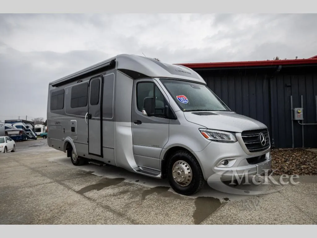 2022 Leisure Travel Unity U24CB - Photo 2