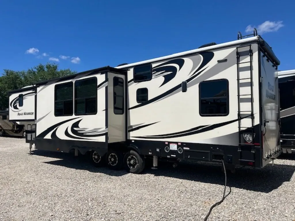 2018 Heartland Road Warrior RW - Photo 4