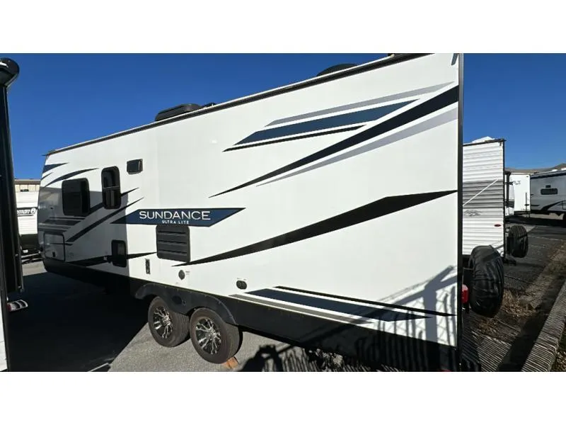 2022 Heartland Sundance Ultra Lite 221RB - Photo 4