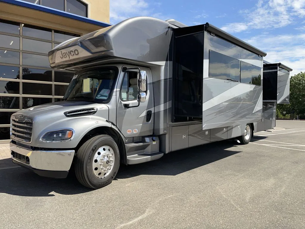 2027 Jayco Seneca Prestige 37L dealer photo 2 from Blue Compass RV