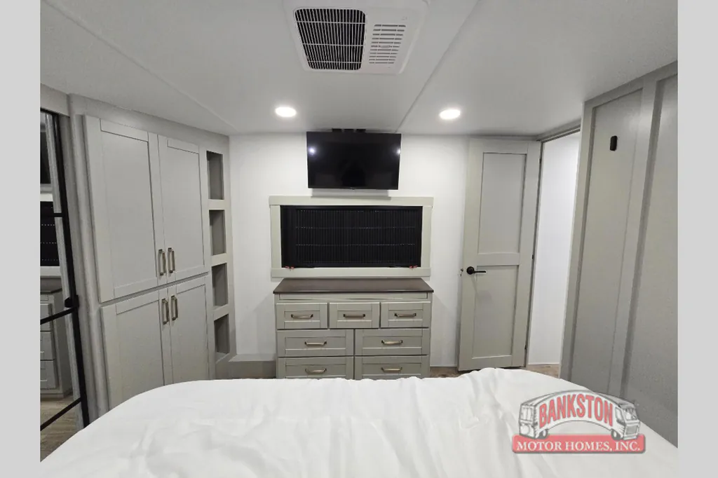 2026 Brinkley Model Z 3600, Photos photo 32