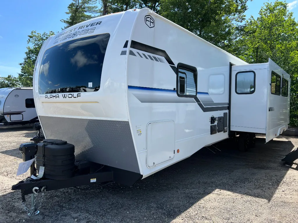 2026 Forest River Cherokee Alpha Wolf 33BH, Photos photo 4