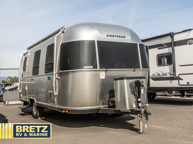 2025 Airstream RV Bambi 22FB - Photo 2