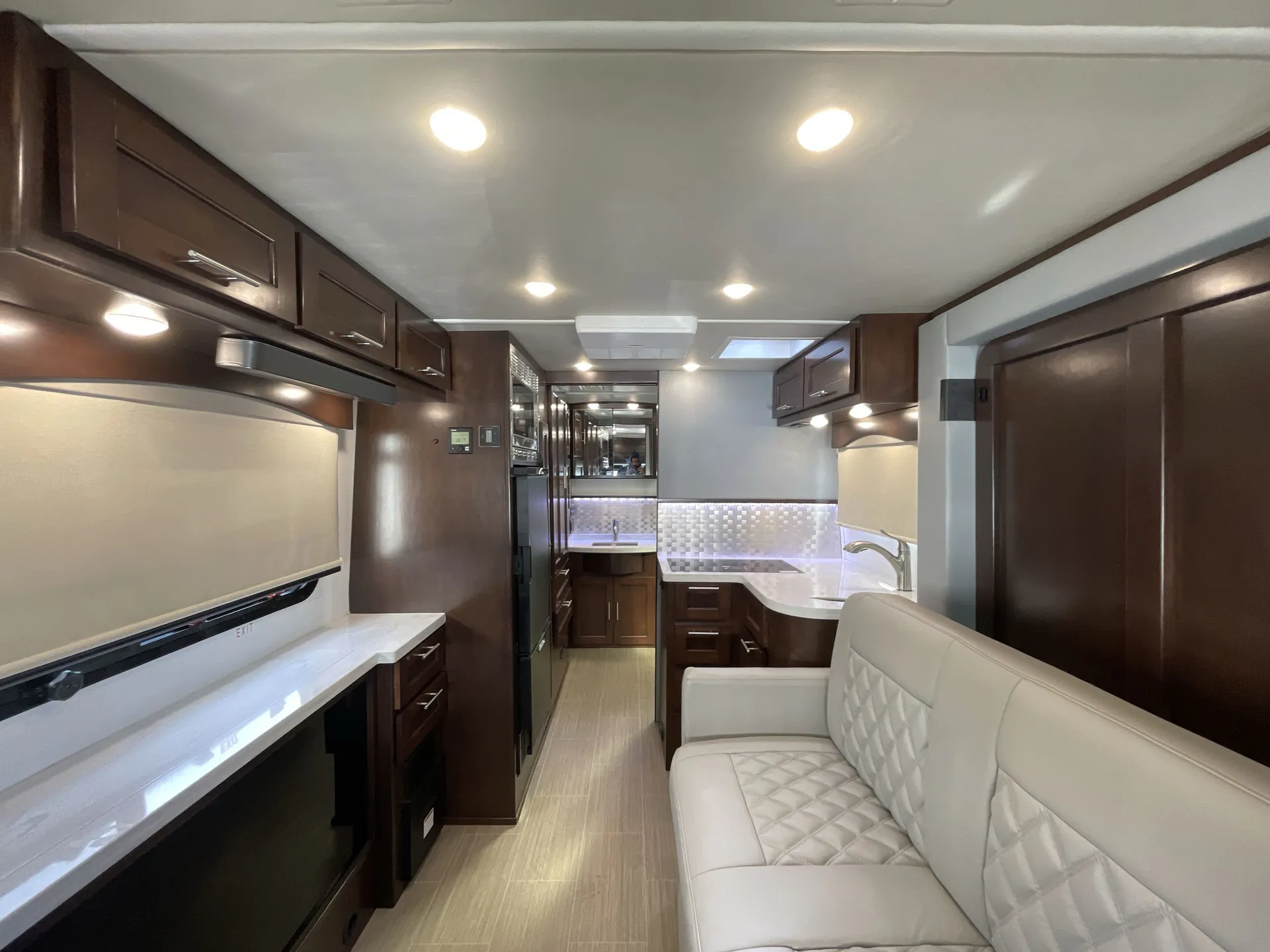 2022 Regency Ultra Brougham 25MB — front