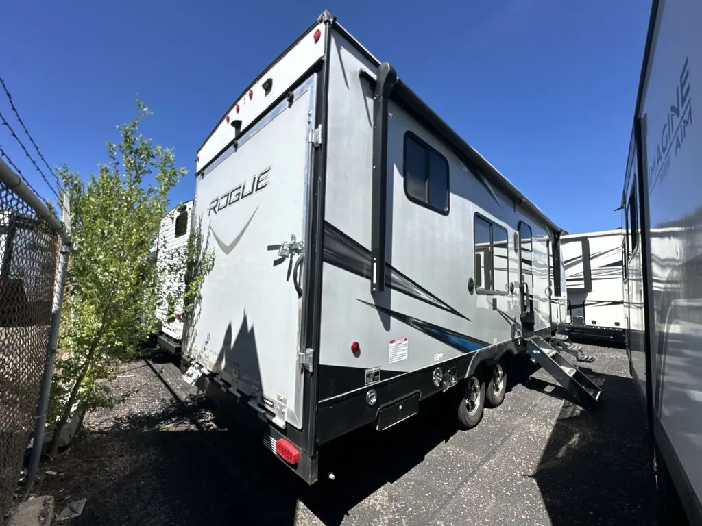 2021 Forest River Vengeance Rogue 25V - Photo 3