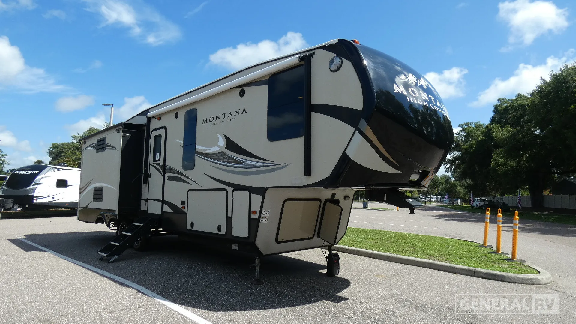 2017 Keystone Montana High Country 305RL - Photo 2