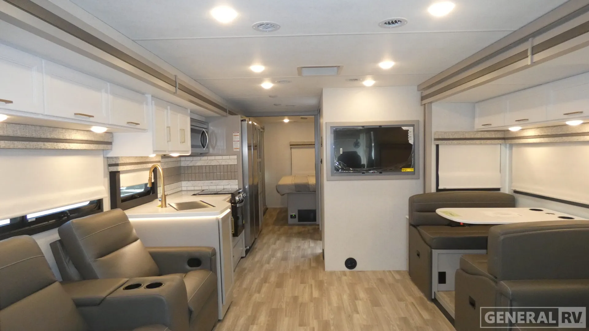 2026 Thor Motor Coach Windsport 35R - Photo 2