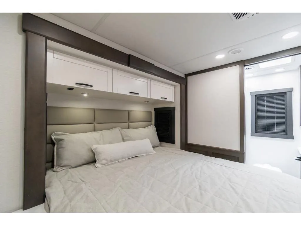 2027 Entegra Coach Accolade 37K, Photos photo 28