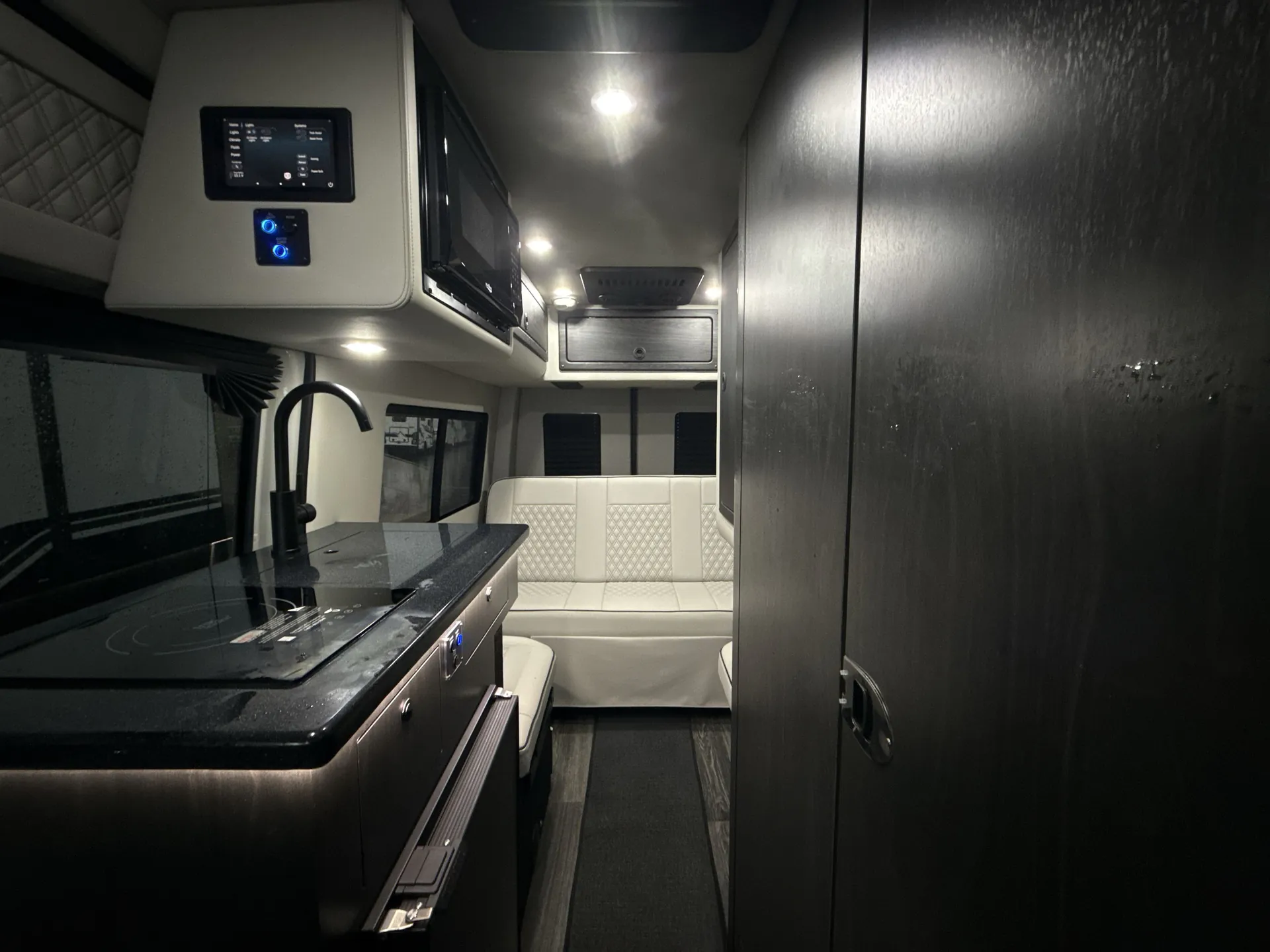 2026 OGV Luxury Coach VTOUR 144 5RL4 — living area main