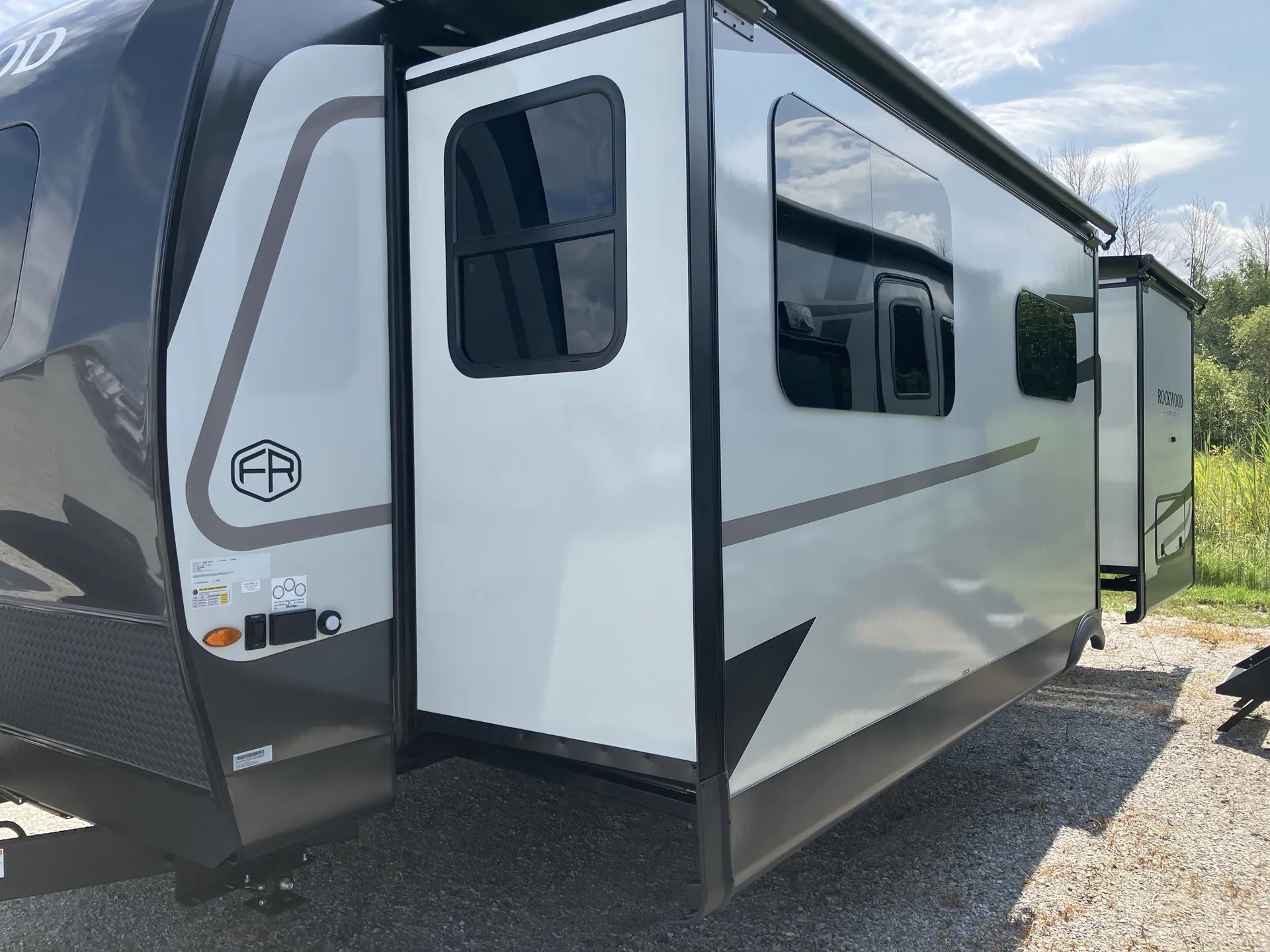 2027 Forest River Rockwood Ultra Lite 2608BS — off campside