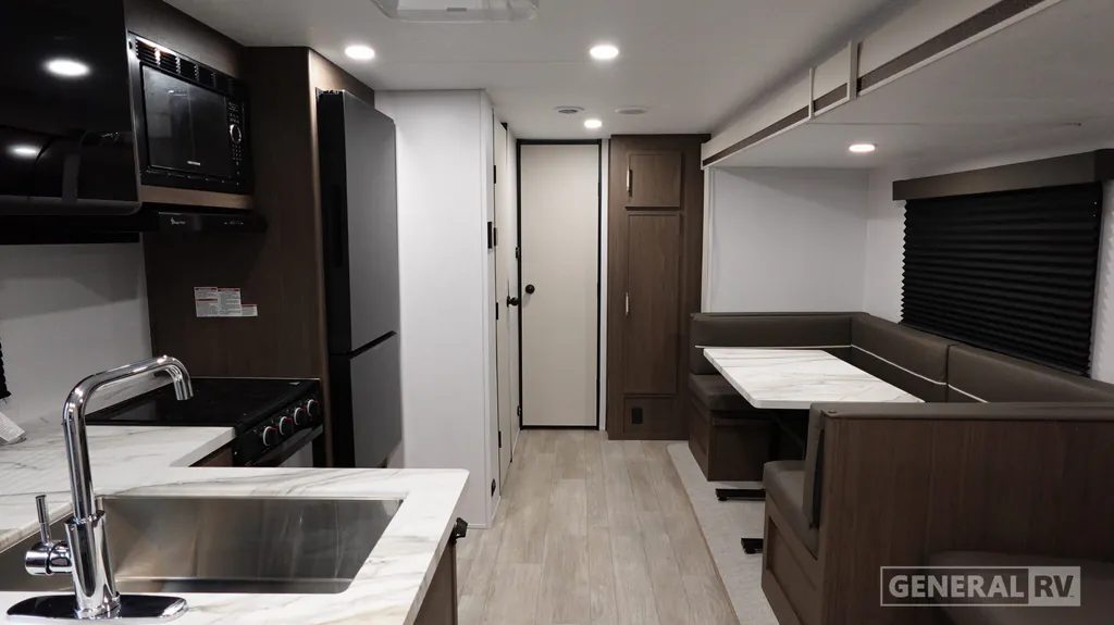 2027 Coachmen Freedom Express Select 29SE, Photos photo 2