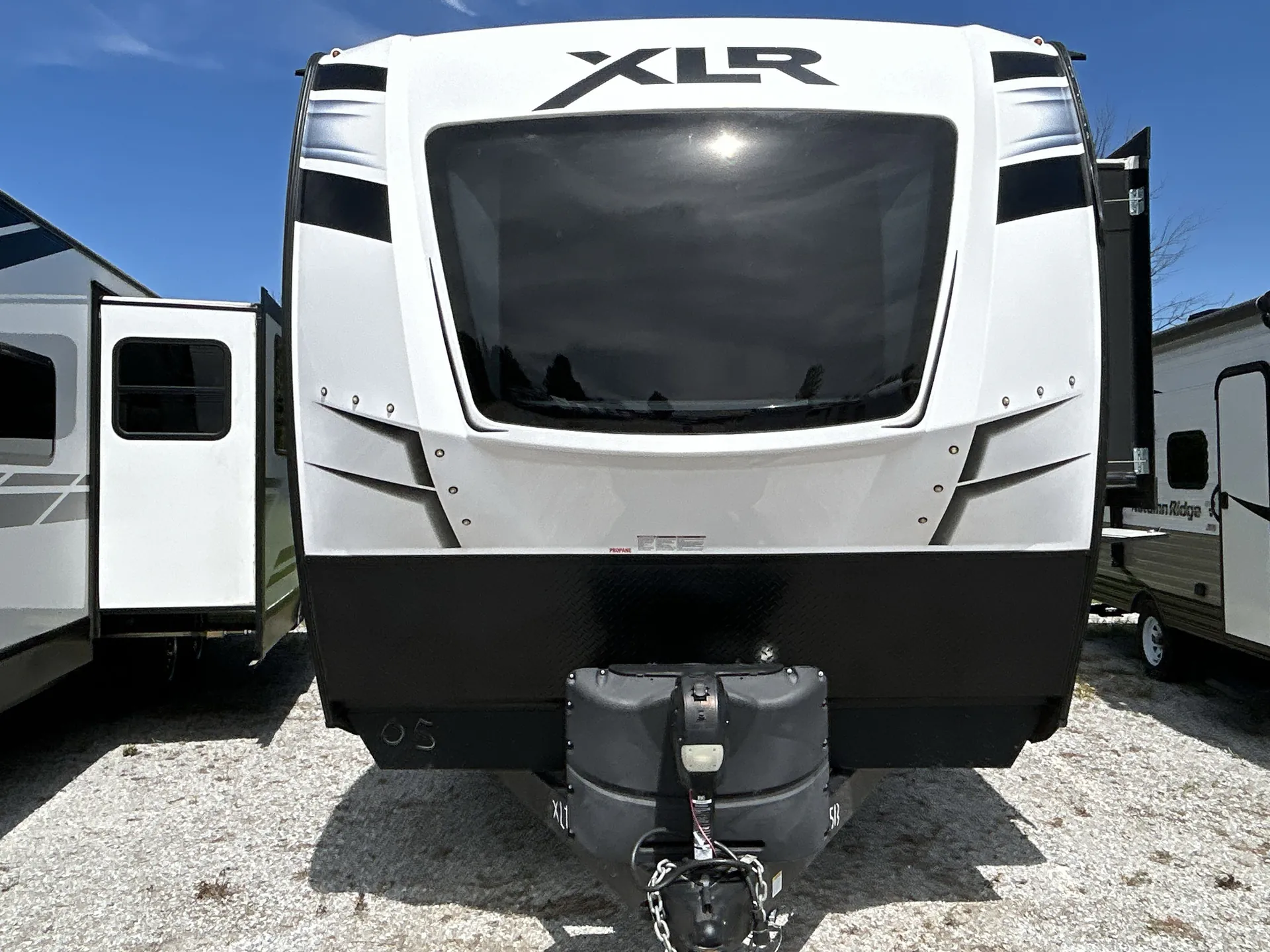 2022 Forest River Xlr Hyper Lite 2513 — front