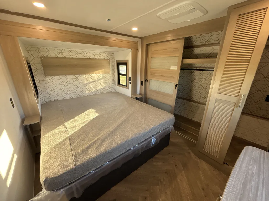 2026 Keystone Raptor 415, Photos photo 41