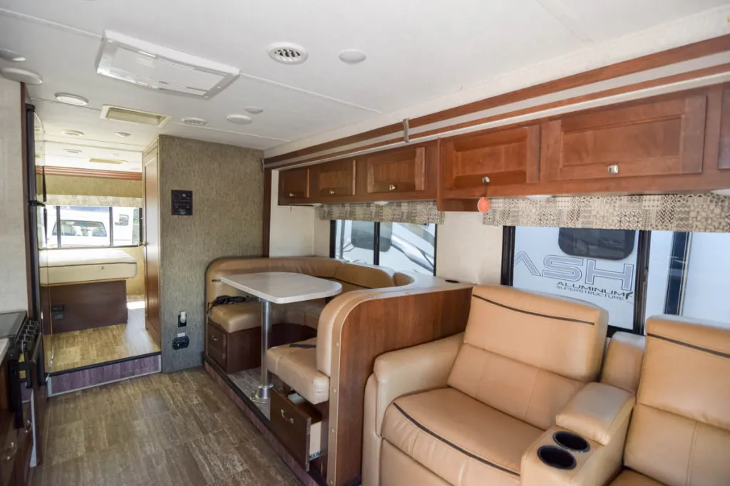 2018 Forest River Sunseeker 3010DS — Photo 5