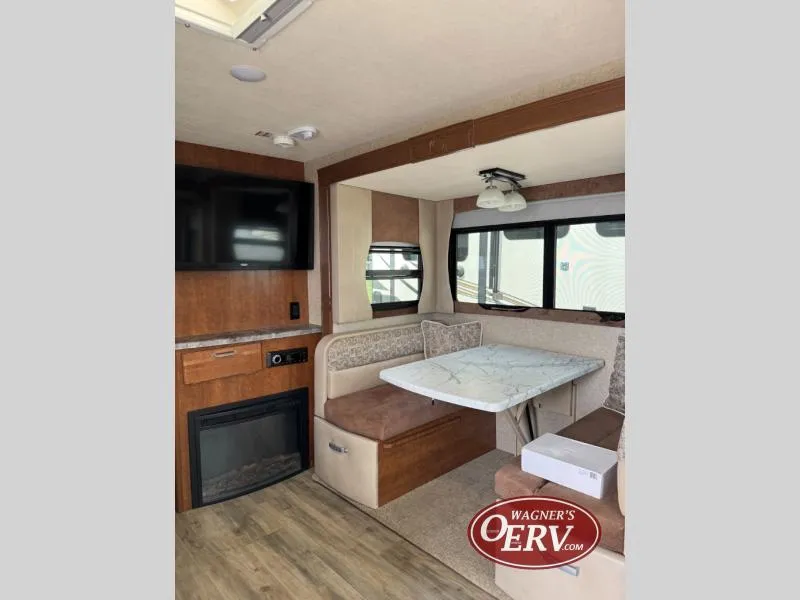 2021 Lance Lance Travel Trailers Used    2465 - Photo 4