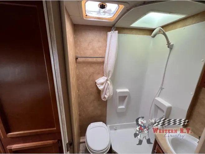 2011 Lance Lance Travel Trailers 1685 - Photo 4