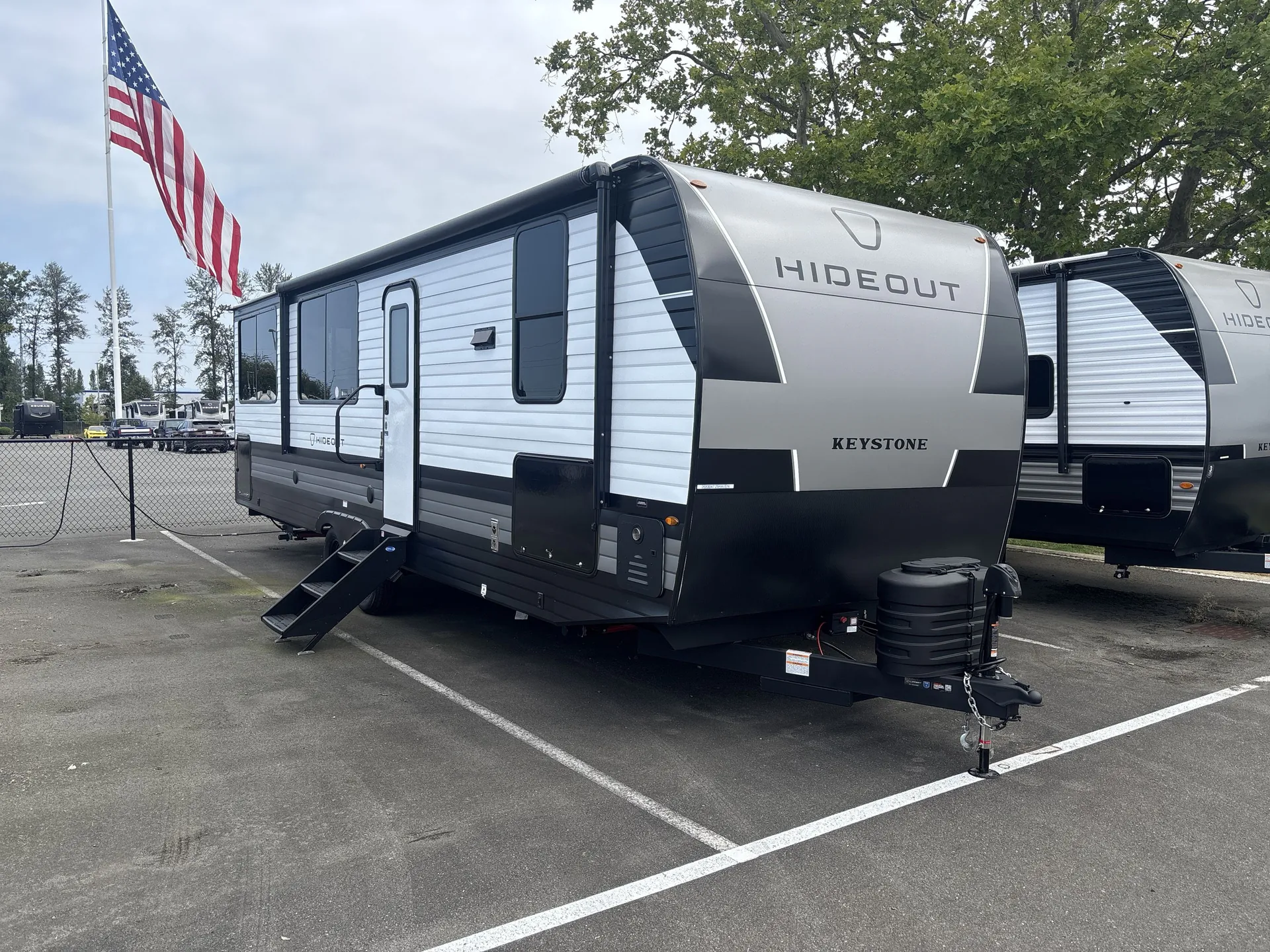 2027 Keystone Hideout Max 29HAVEN dealer photo 1 from Camping World