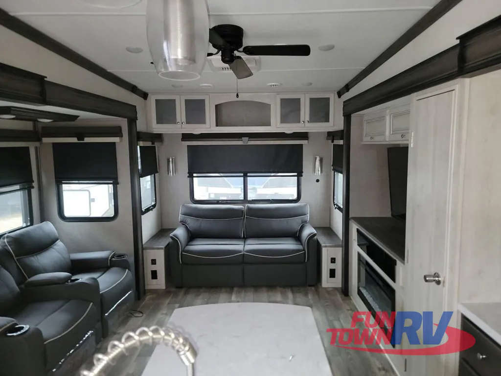 2023 Forest River Cardinal Luxury 380RLX, Photos photo 5