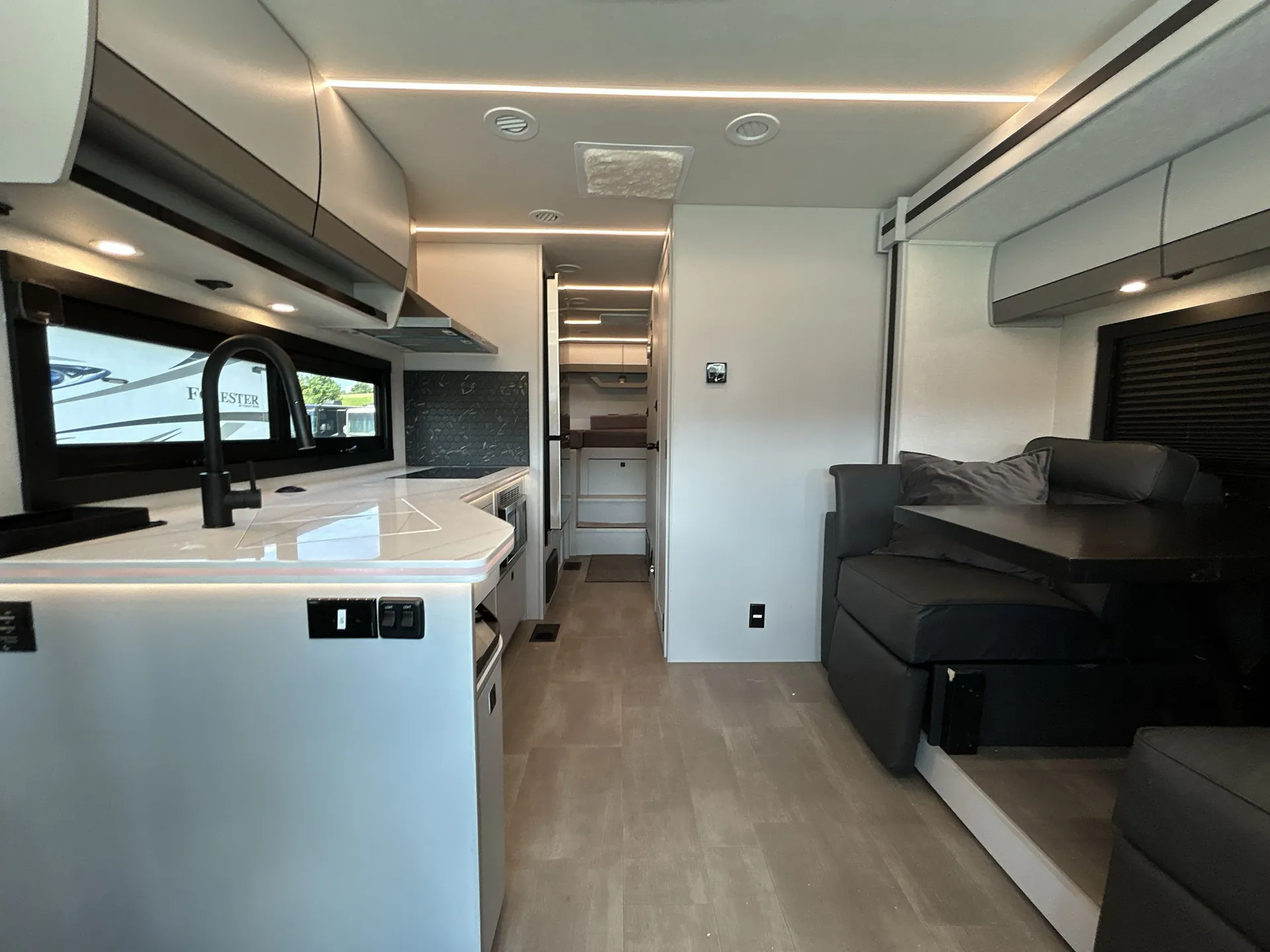 2025 Coachmen Euro 25TB - Photo 3