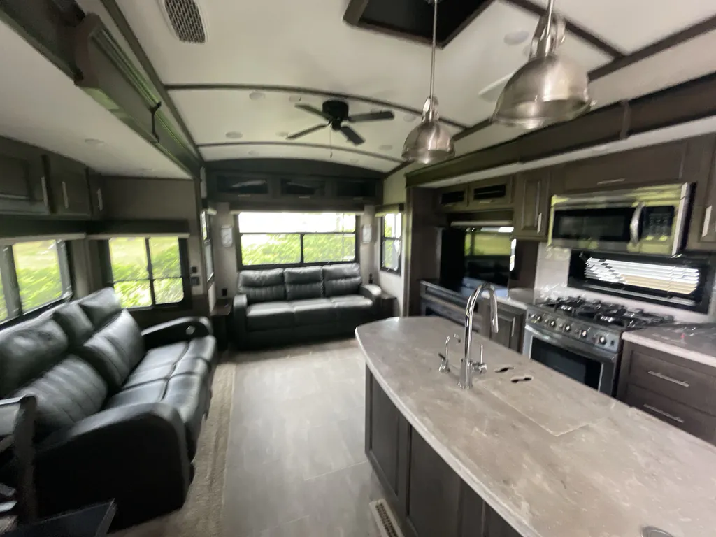 2020 Jayco Pinnacle 36FBTS, Photos photo 3