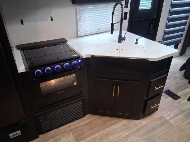 2022 Forest River Cherokee 306MM, Photos photo 13