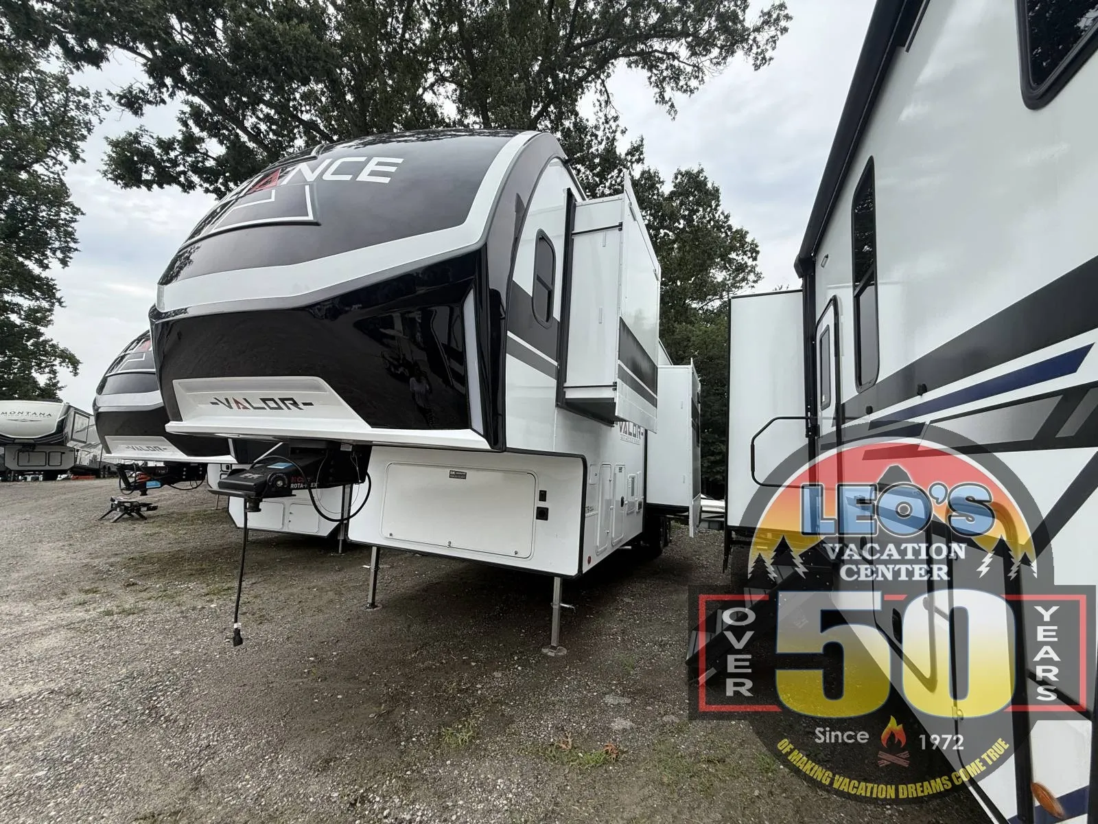 2026 Alliance RV Valor 32A10 - Photo 4