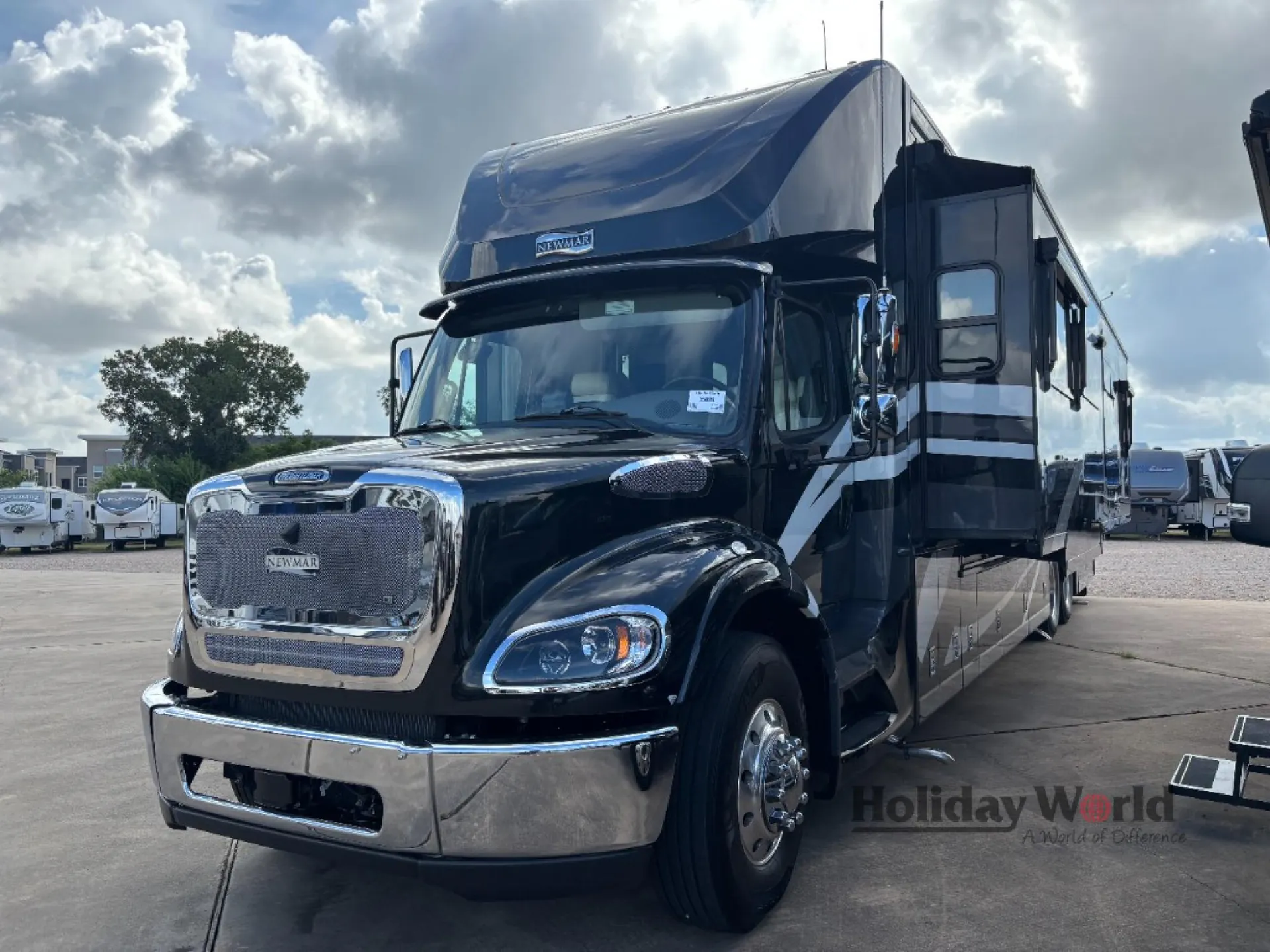2022 Newmar Supreme Aire 4590 - Photo 3