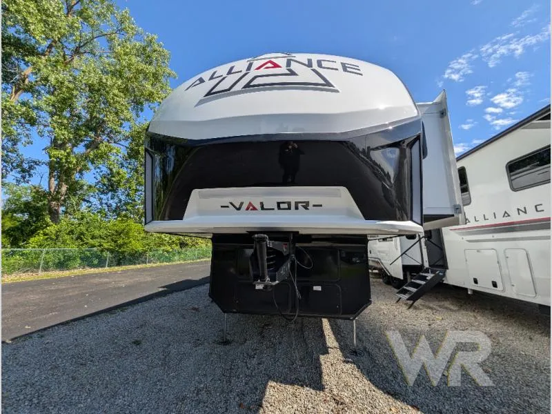 2027 Alliance RV Valor 42V14 - Photo 4