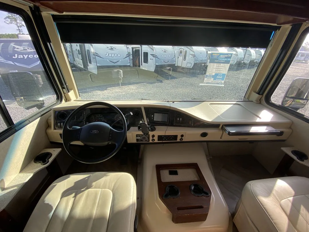 2017 Fleetwood RV Storm 32A - Photo 4