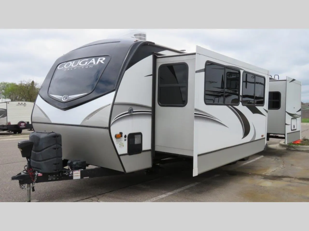 2020 Keystone RV Cougar Half-Ton 29FKD - Photo 4
