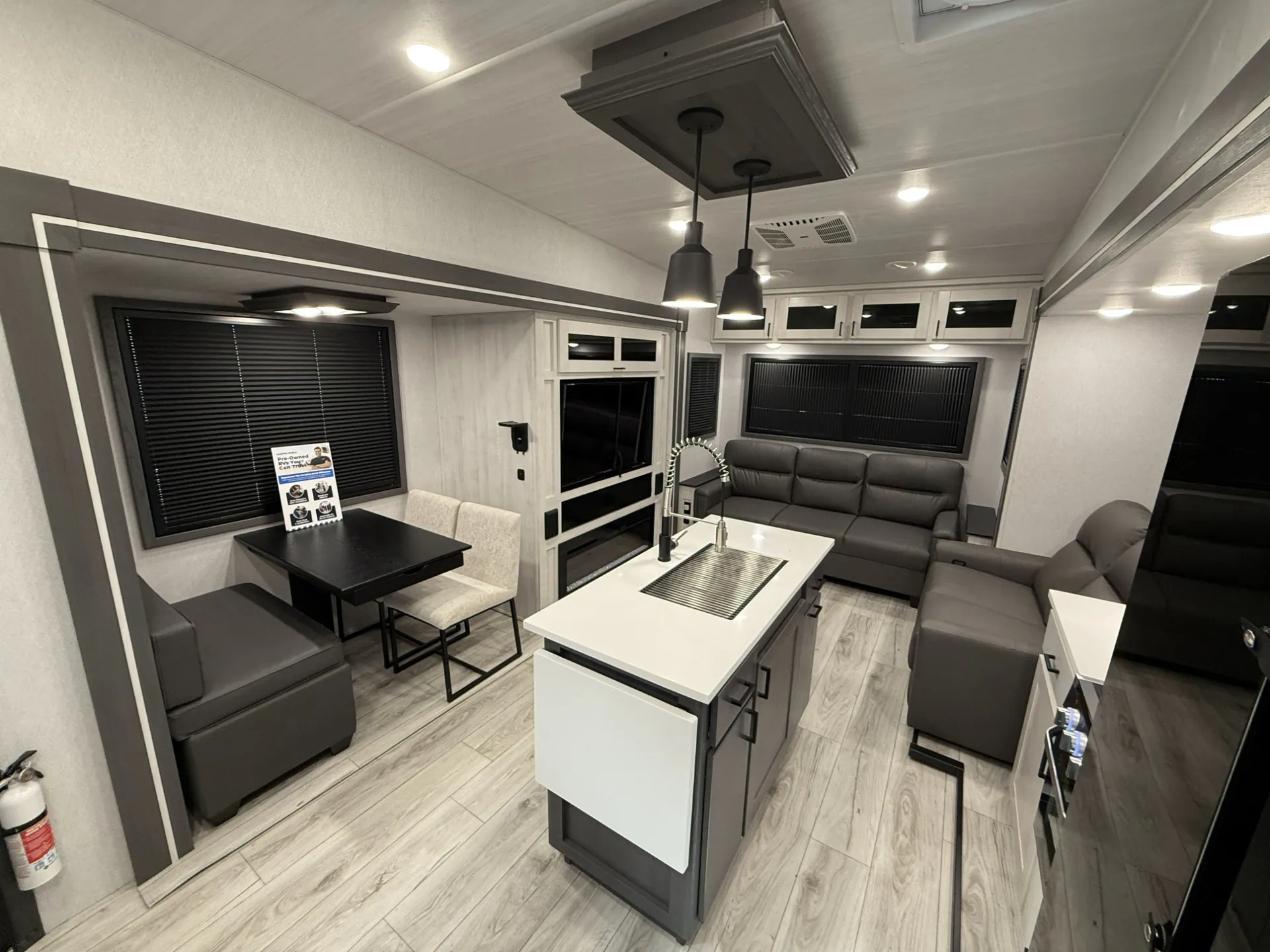 2025 East to West Tandara 321RL-OK - Photo 3