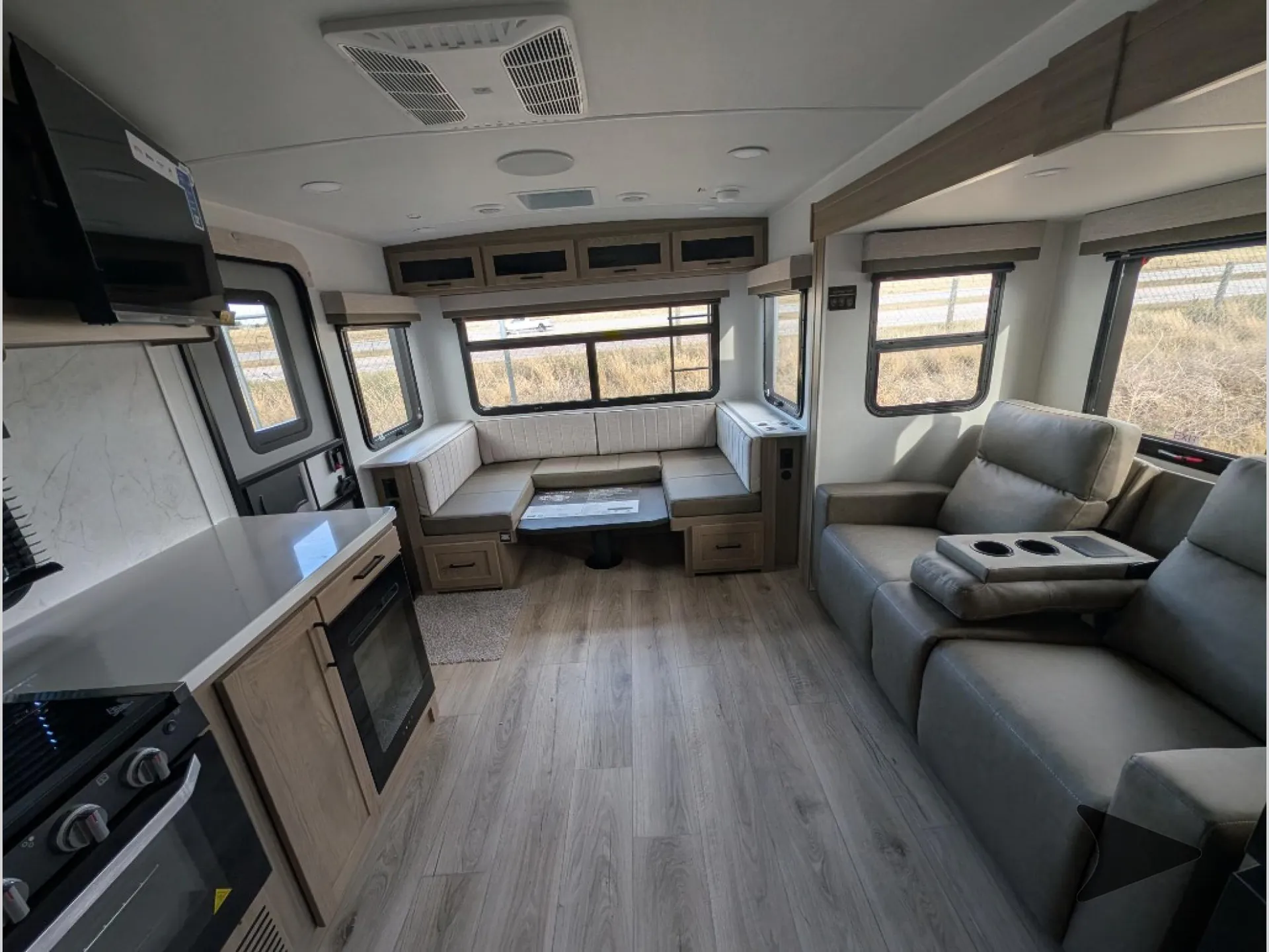 2027 Forest River Rockwood Ultra Lite 2618RD — Photo 6