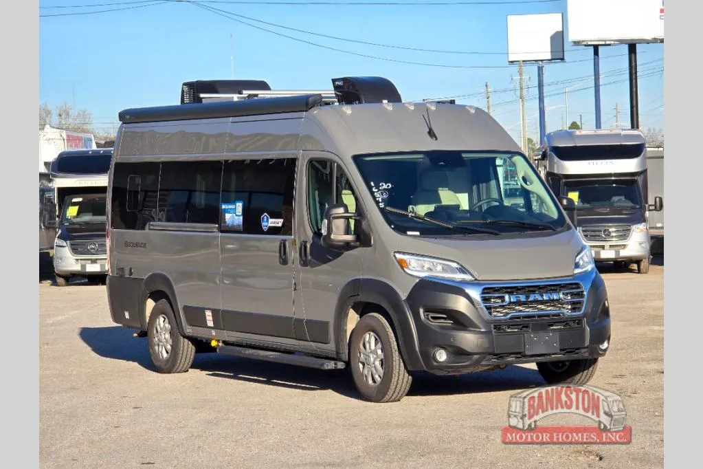 2026 Thor Motor Coach Sequence 20U - Photo 2
