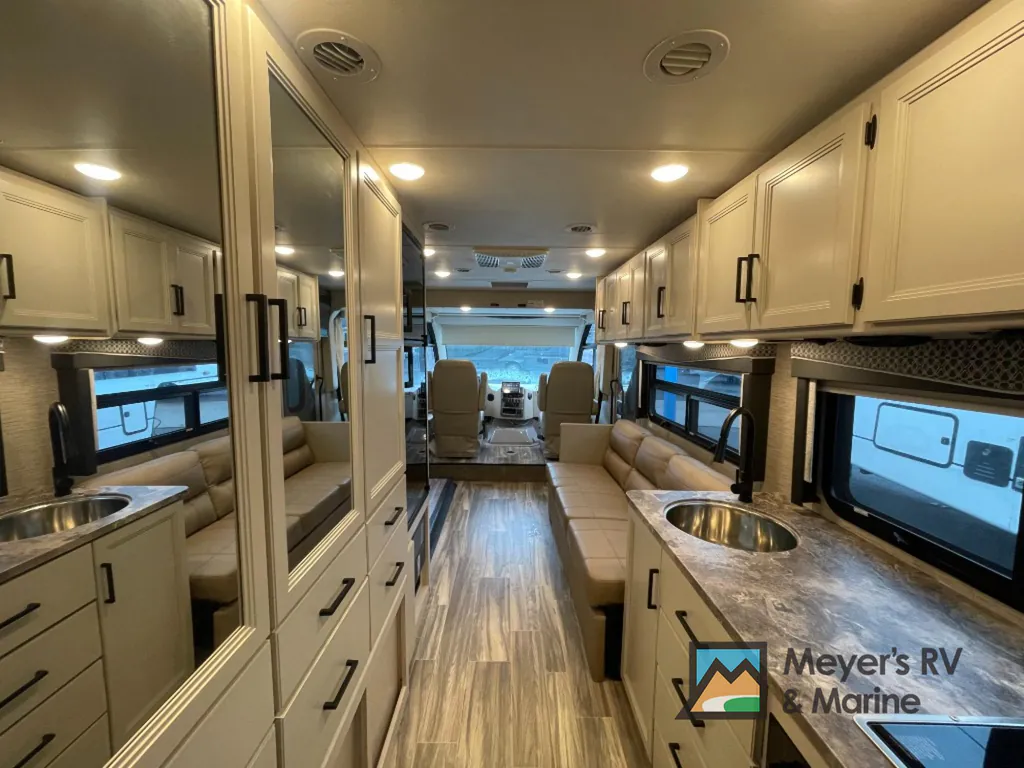 2023 Thor Motor Coach Vegas 24.3, Photos photo 7