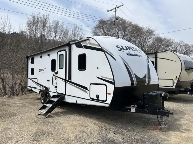 2022 CrossRoads Sunset Trail Super Lite 242BH - Photo 2
