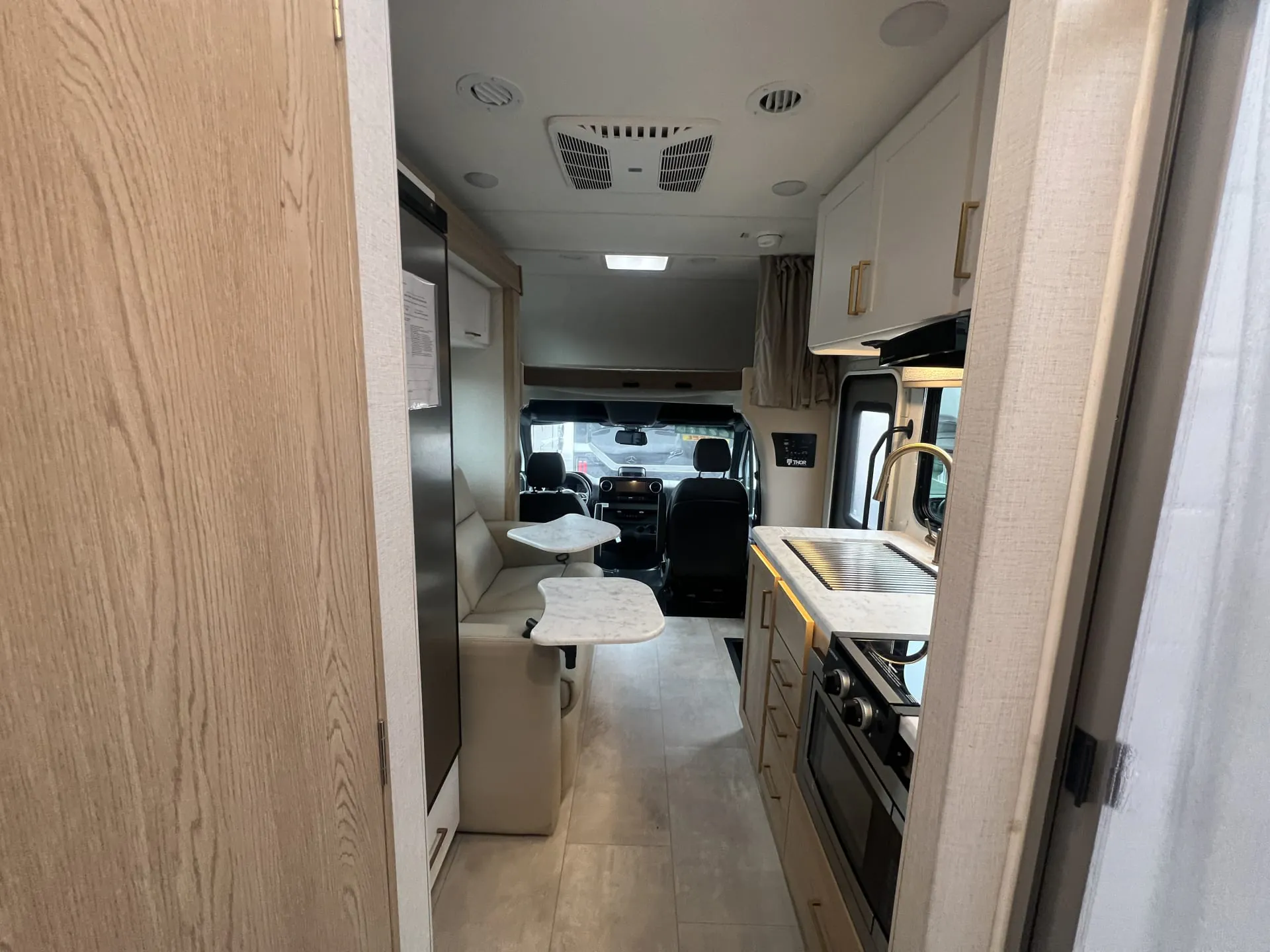 2026 Thor Motor Coach Chateau Sprinter 24LV - Photo 4