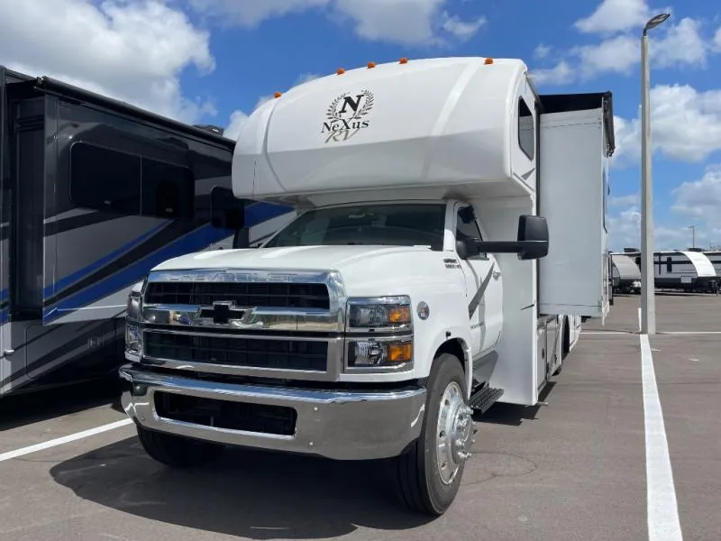 2025 Nexus Verrado 30S - Photo 4
