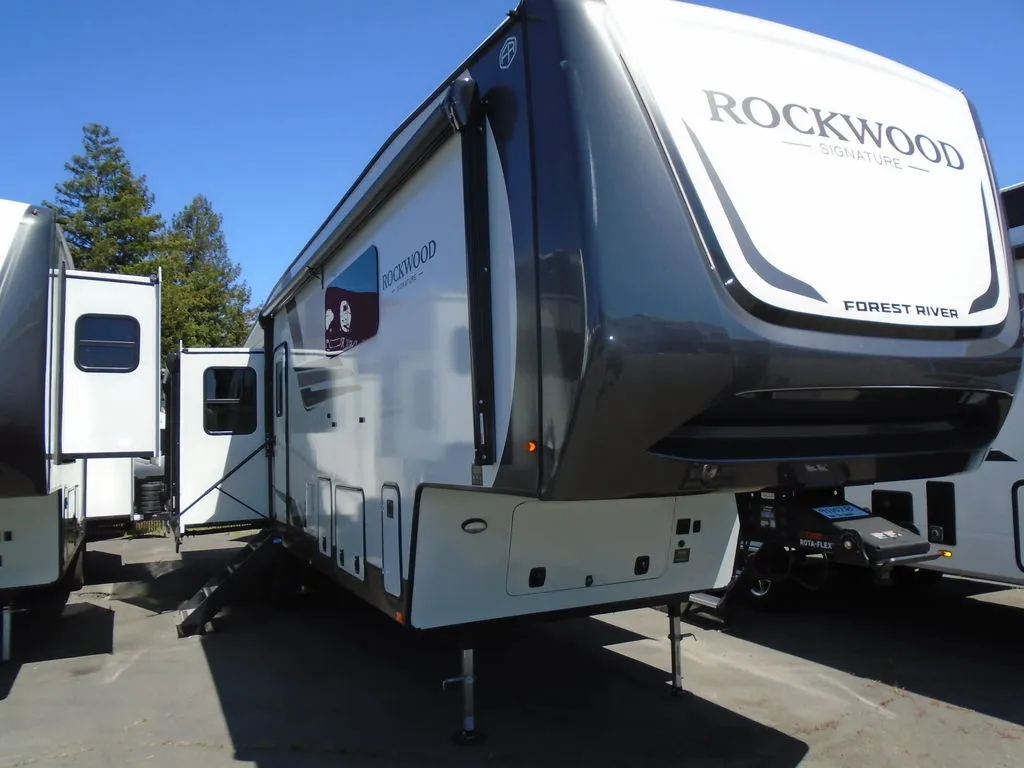 2026 Forest River Rockwood Signature 401SFB - Photo 3
