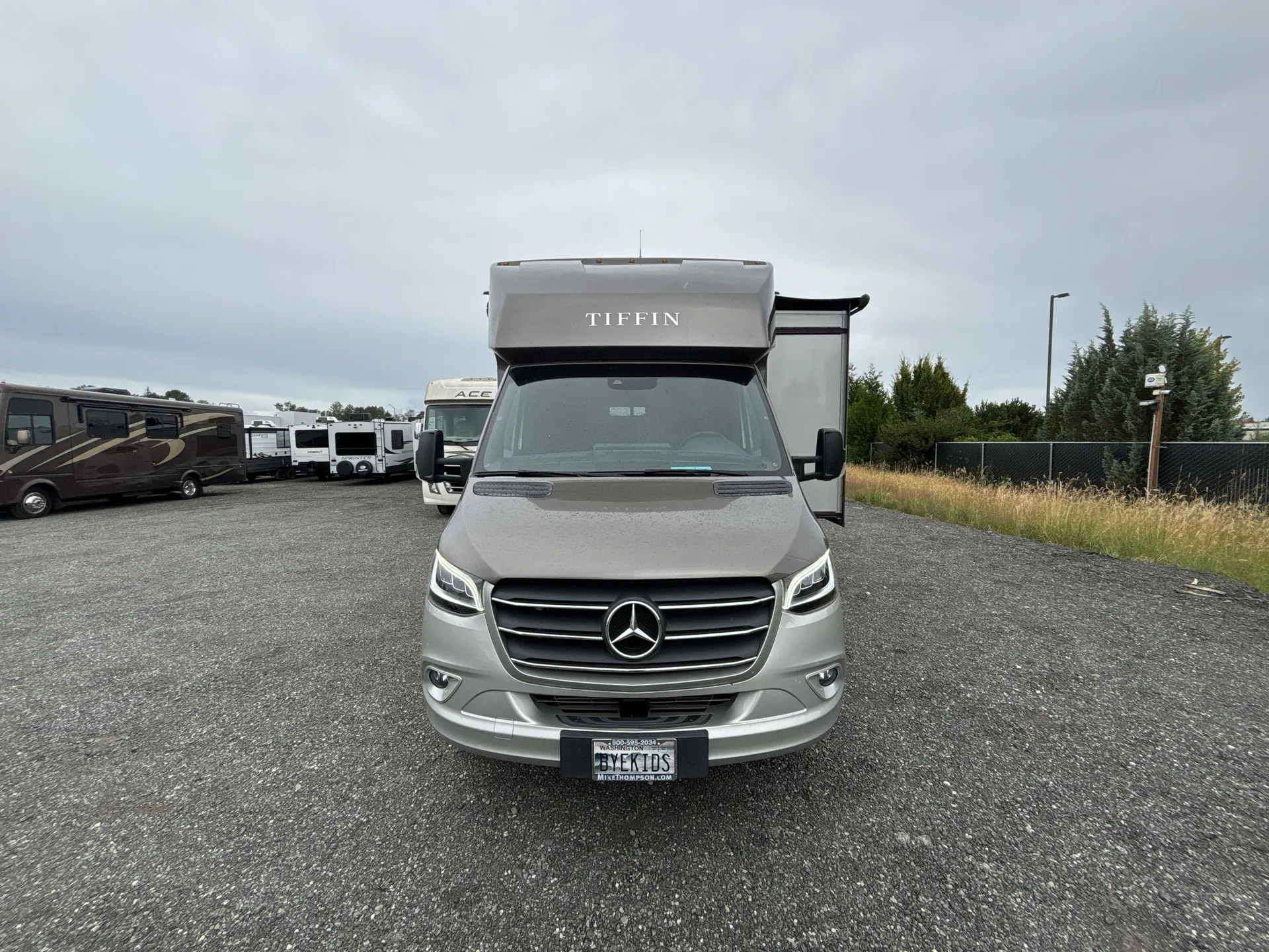 2023 Tiffin Wayfarer 25 TW — front