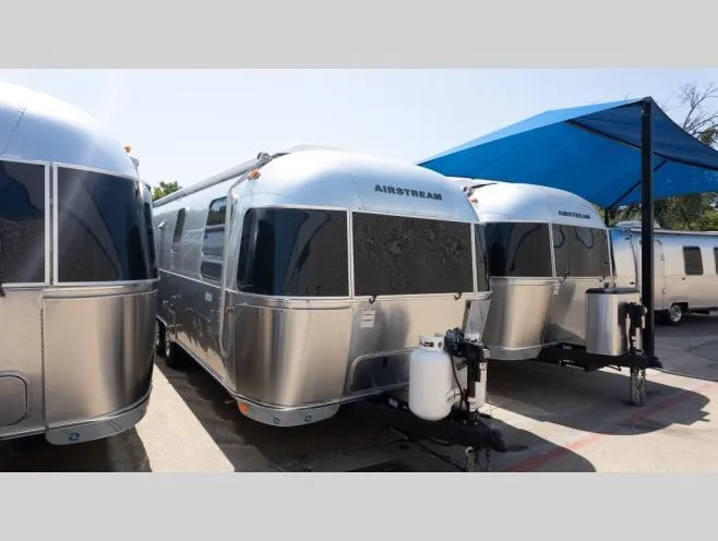 2026 Airstream Flying Cloud 27FB - Photo 2