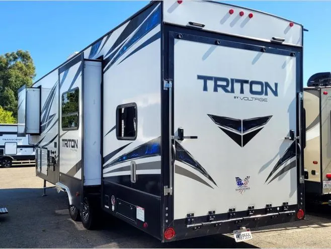 2019 Dutchmen RV Triton Used    3001 - Photo 4