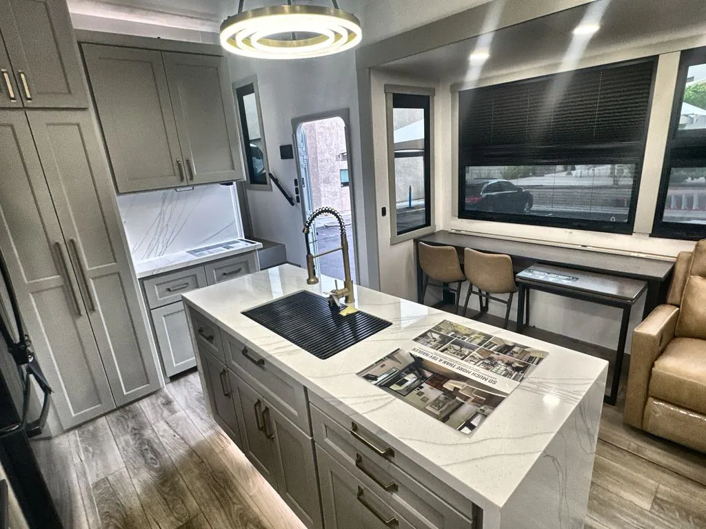 2026 Brinkley Model G 4100, Photos photo 12
