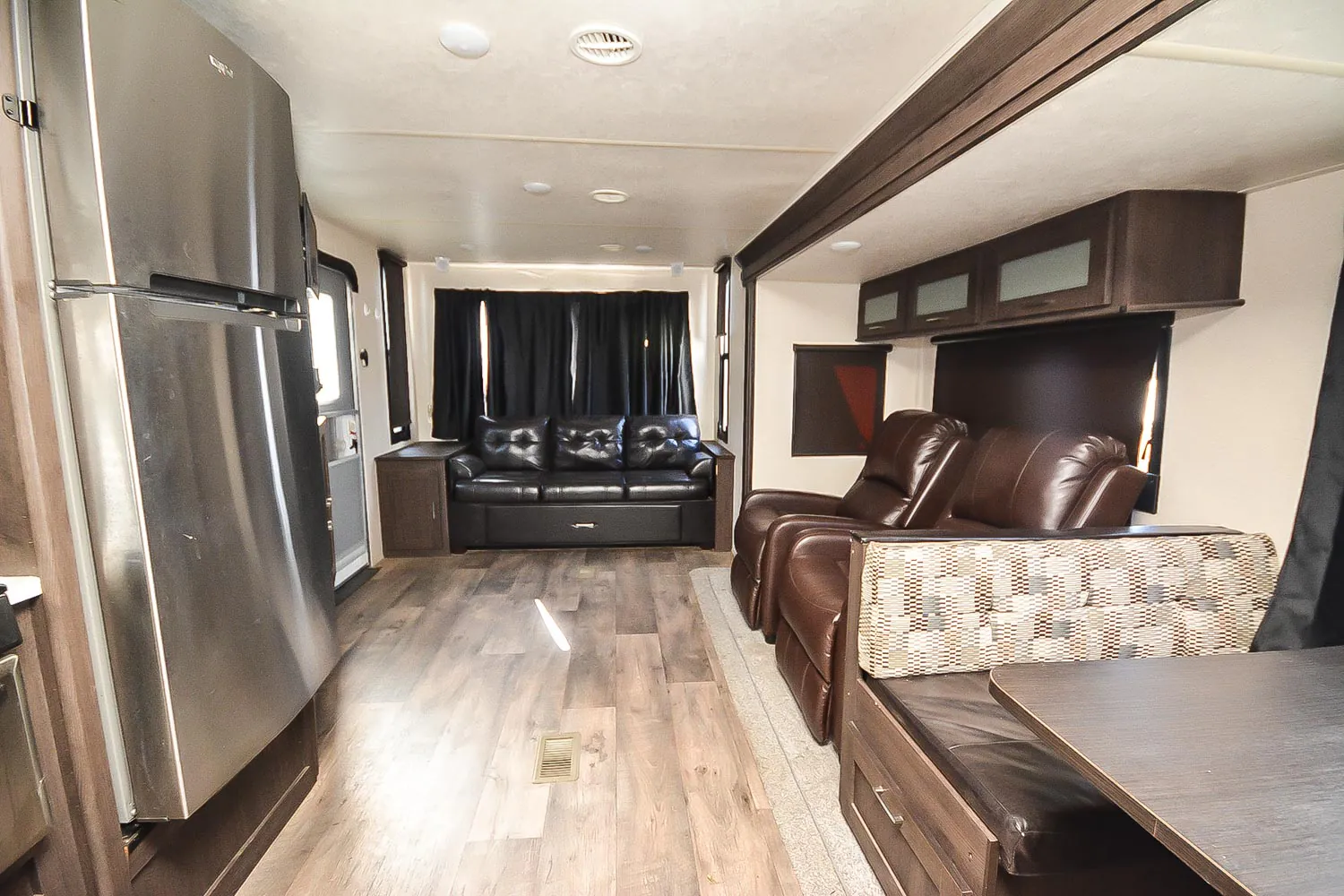 2018 Forest River Wildwood 28RLSS dealer photo 5 from Camperland of Oklahoma