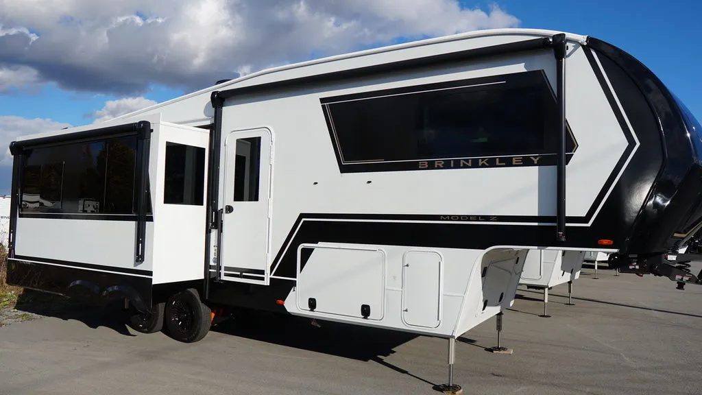 2026 Brinkley Model Z 2900 - Photo 2
