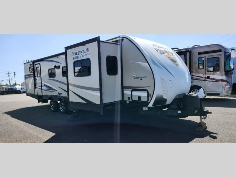 2017 Coachmen Freedom Express Maple Leaf Edition 321 FEDSLE - Photo 4
