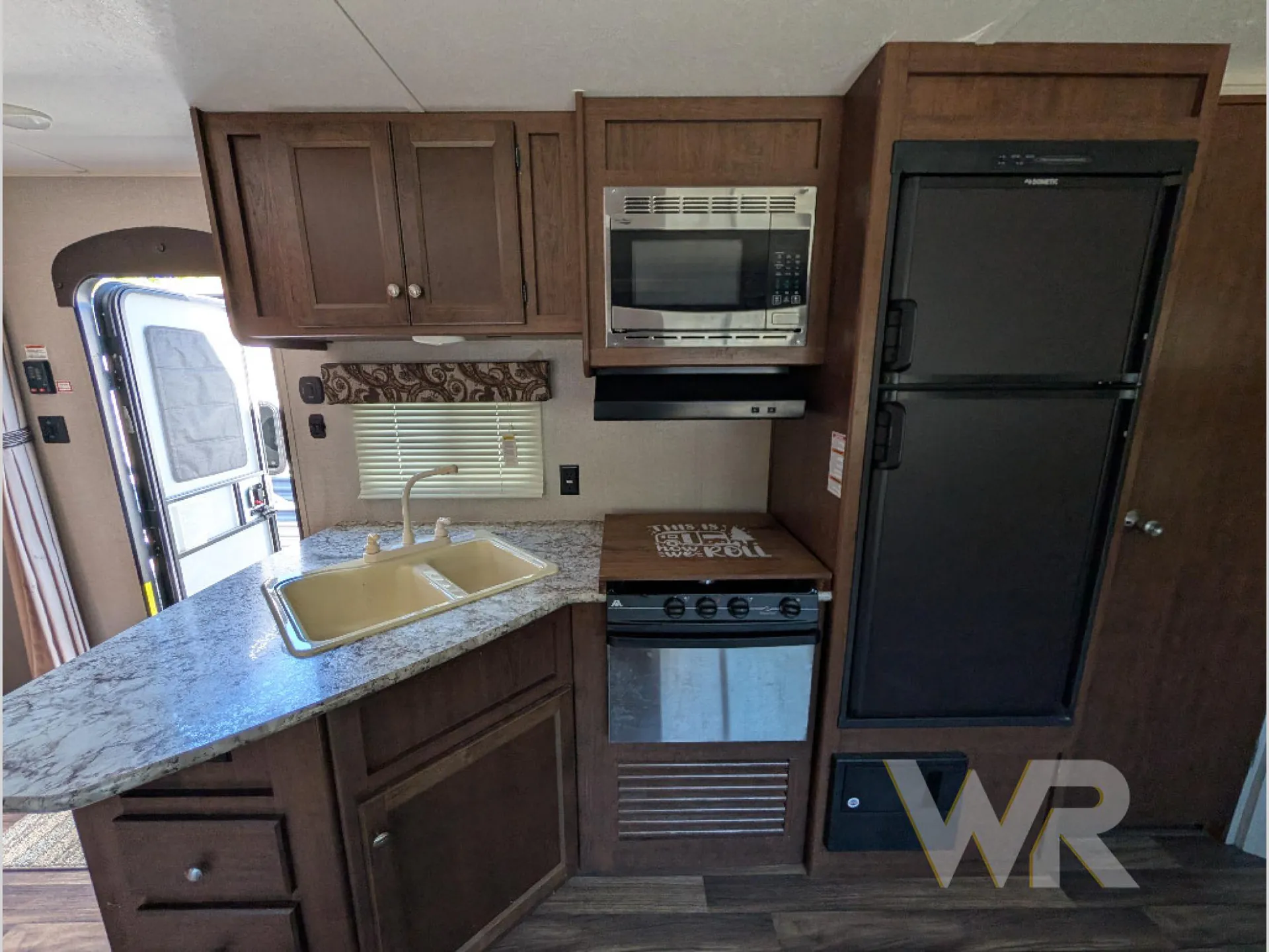 2018 Keystone Hideout 272LHS - Photo 3