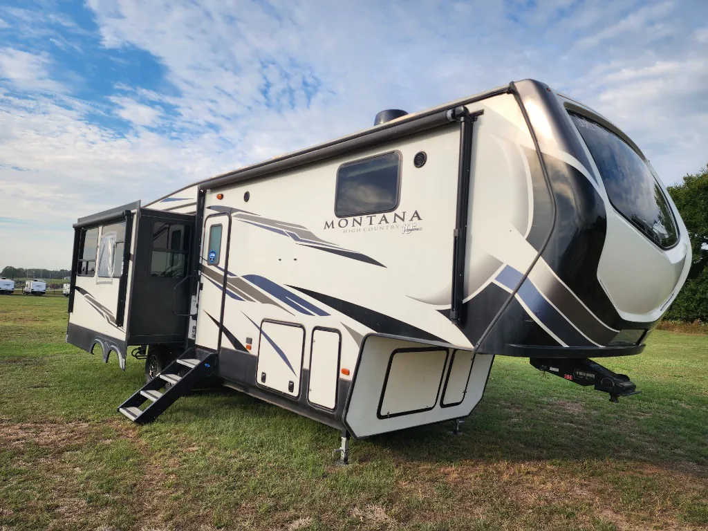 2020 Keystone Montana High Country 294RL - Photo 2