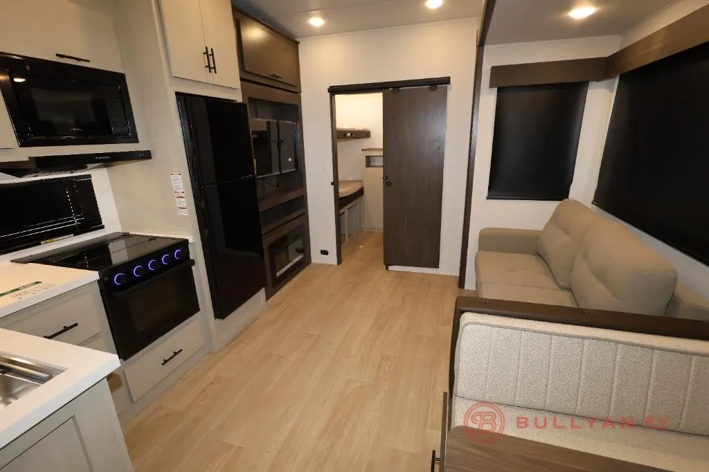 2027 Forest River Cherokee Arctic Wolf 285OPT - Photo 4