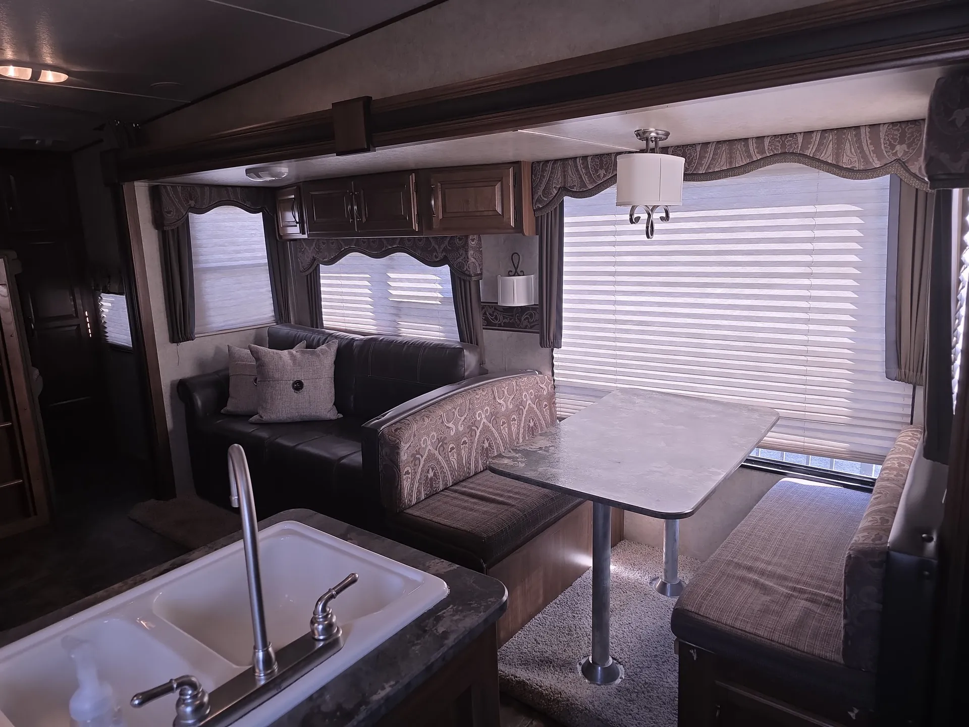 2014 Keystone Cougar XLite 28RDB — living area main